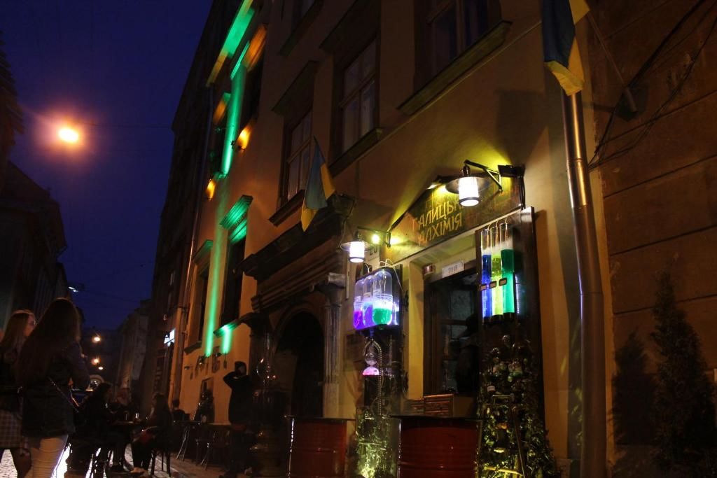 Апартаменты Apartment on Rynok Square Львов-32