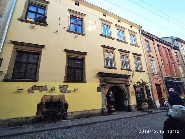 Апартаменты Apartment on Rynok Square Львов-16